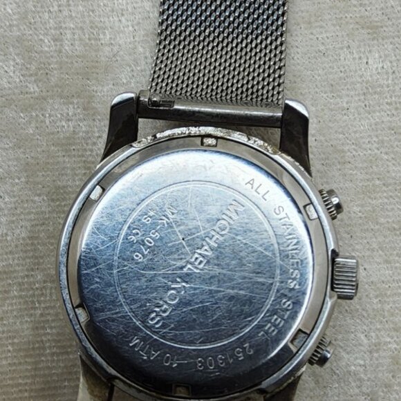 Michael Kors MK5076 Runway Silver Dial Stainless Steel Chronograph Women's Watch - Picture 5 of 6